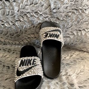 Women's slides